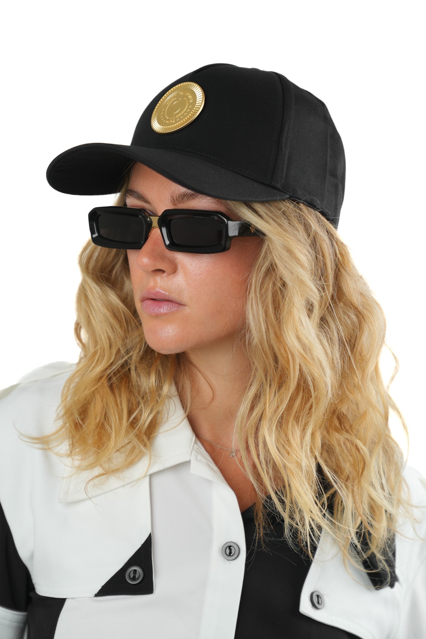 Cap with Gold Medal ILIMITO
