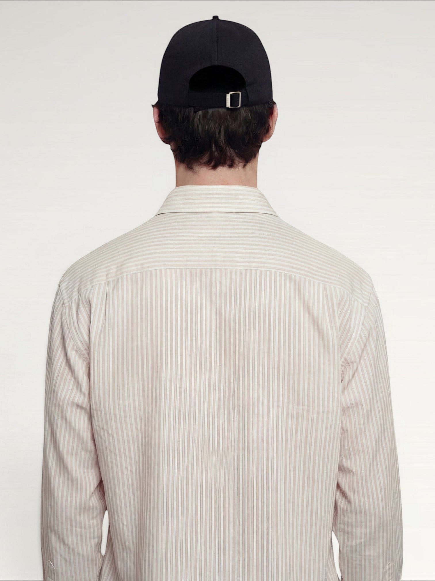 ILIMITO black cotton blend cap with silver medallion detail on the crown